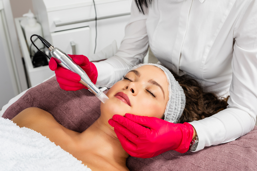 Beautiful,Woman,Receiving,Microneedling,Rejuvenation,Treatment.,Mesotherapy.
