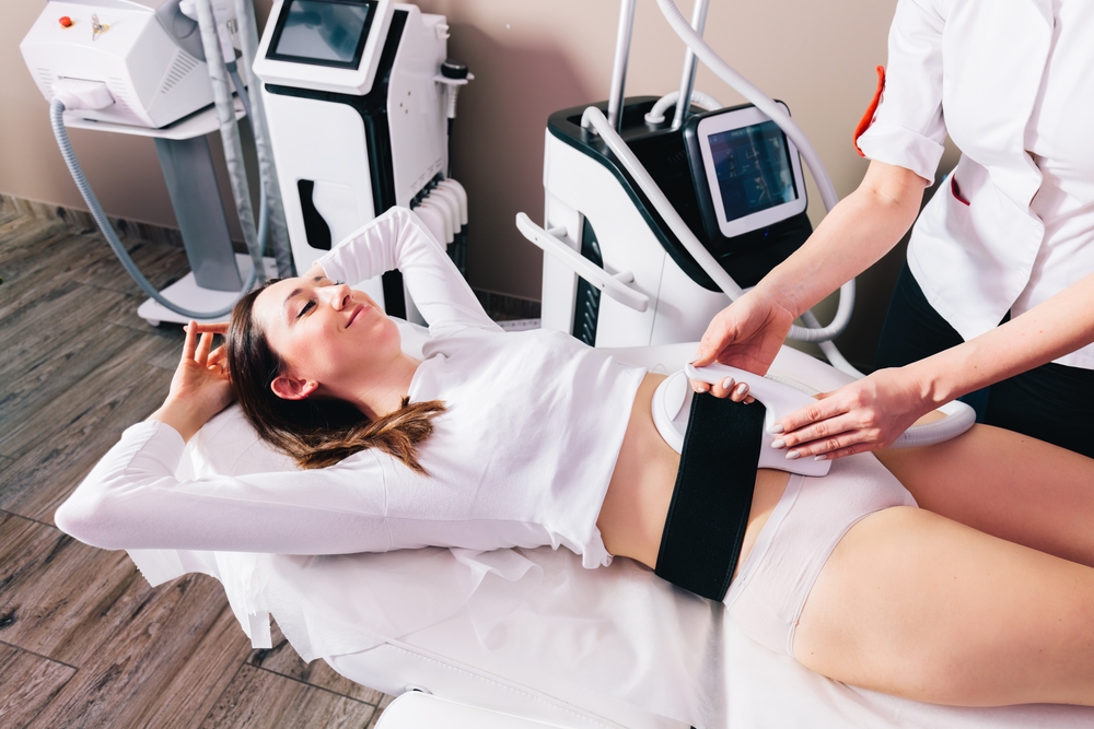 Woman,Getting,Treatment,On,Abdomen,To,Burn,Fat,And,Build
